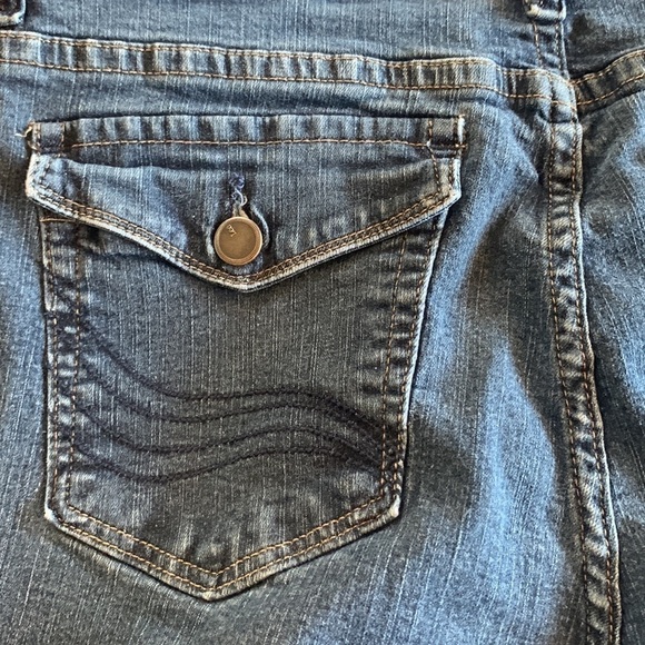 Lee Slender Secret Lower on the Waist Cotton Blend Denim Blue Jeans Size 4 Short - Picture 9 of 9